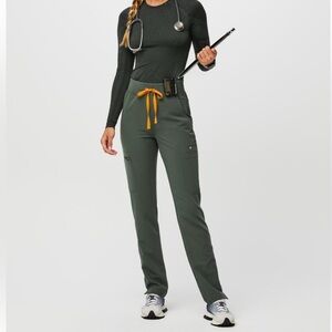 FIGS high waisted Yola scrub pants in color Moss, size XS